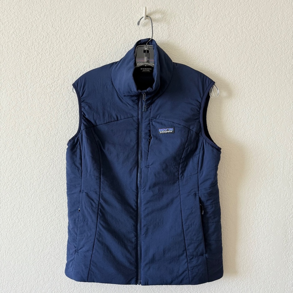 Women's Patagonia Nano-Air Vest, Size Medium in Classic Navy.